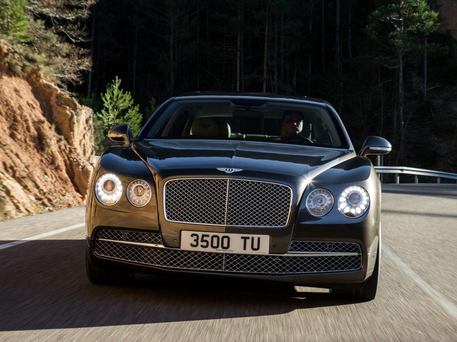  Bentley Flying Spur 2013 года  (фото 28 из 33)